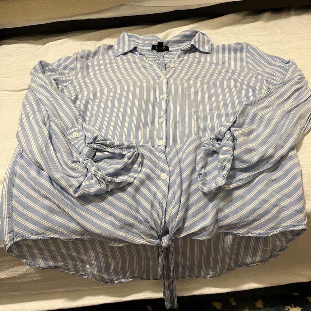 Jones New York button up tie front striped shirt